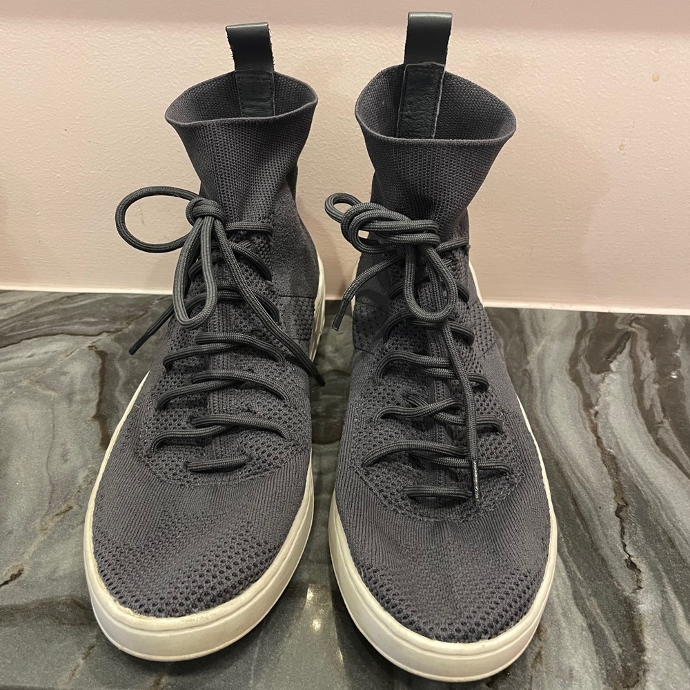 J/L slides stretch sneakers